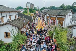 达米安对小图拉姆打趣：尽管你还没感谢我助攻，但我仍想助攻更多